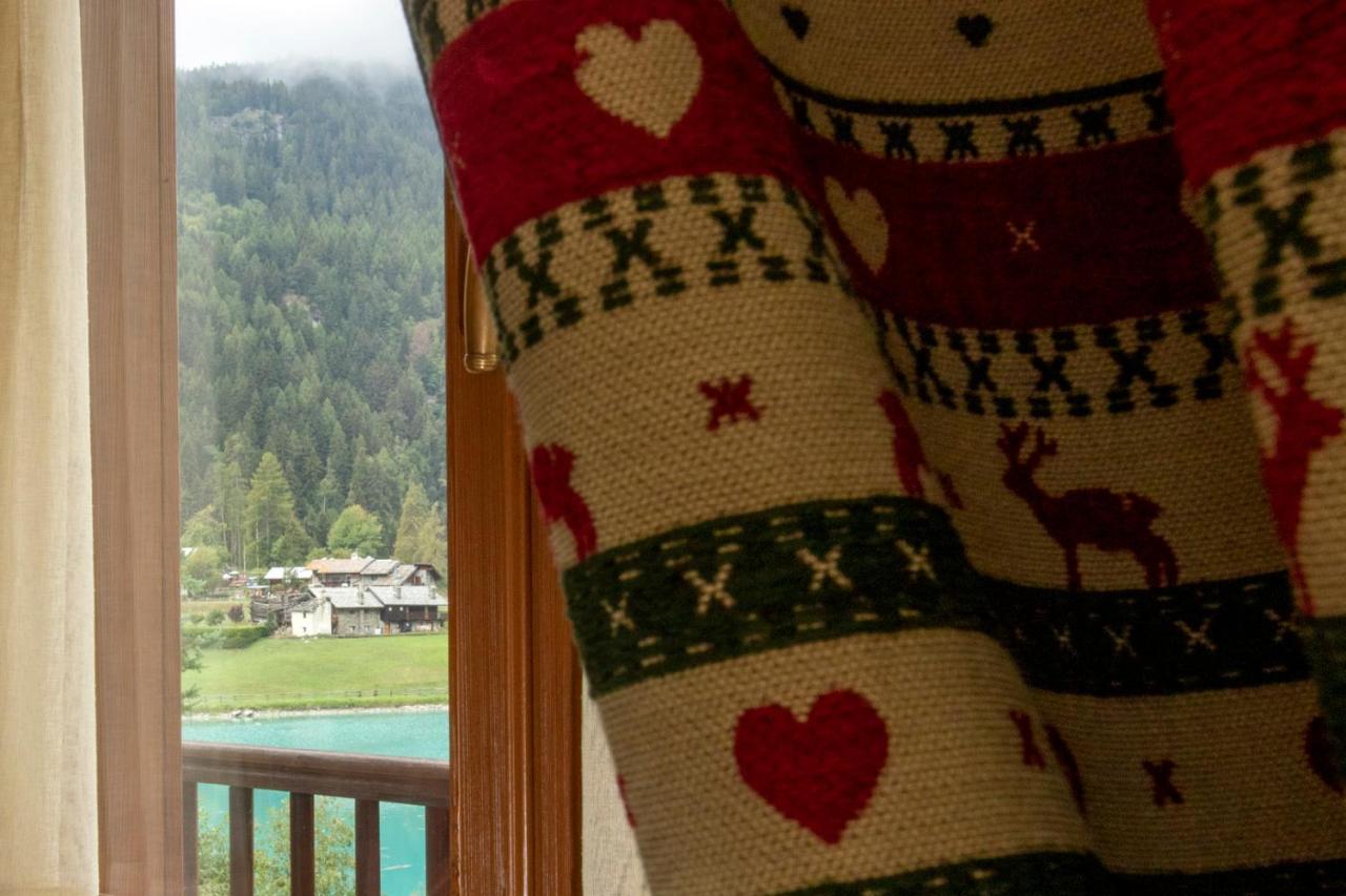 Laghetto Alpine Hotel & Restaurant 브루송 외부 사진