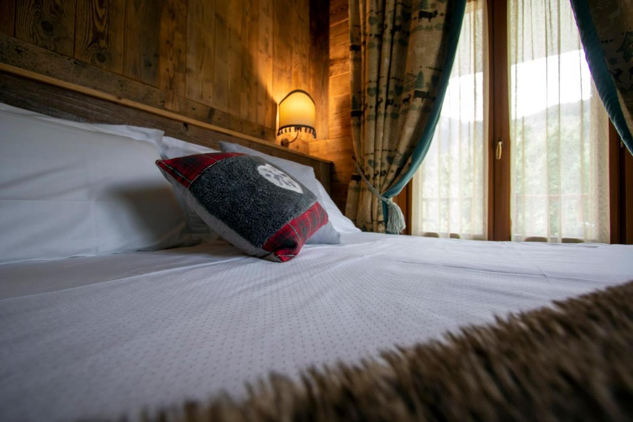 Laghetto Alpine Hotel & Restaurant 브루송 외부 사진