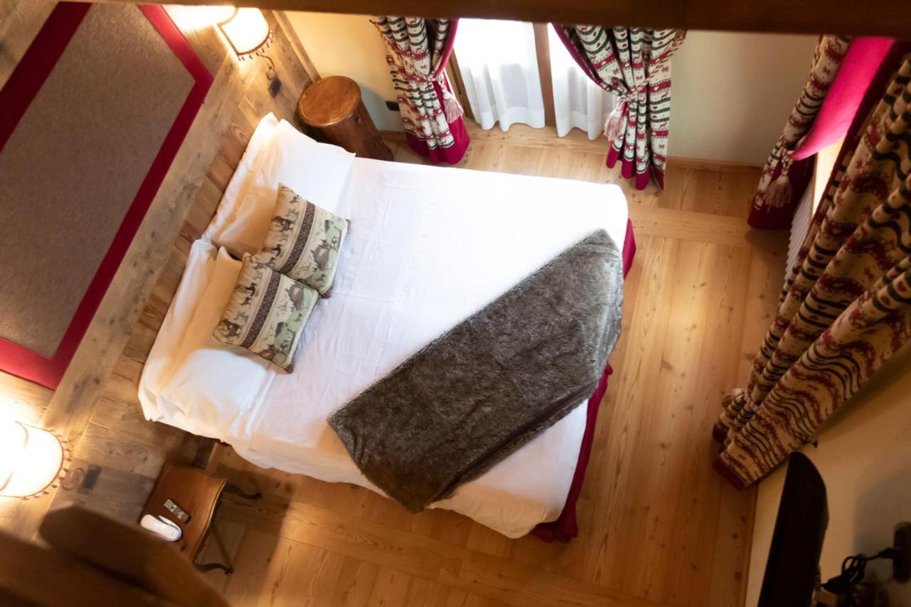 Laghetto Alpine Hotel & Restaurant 브루송 외부 사진