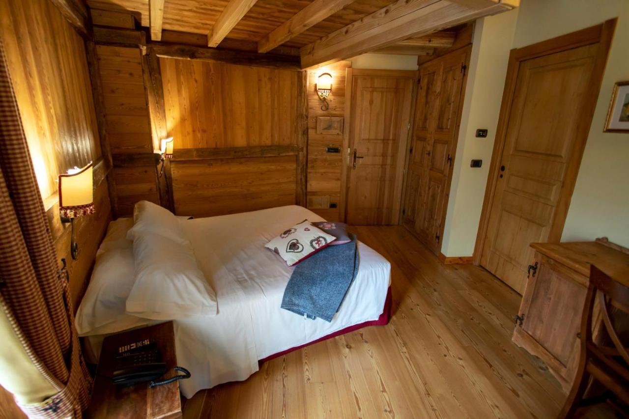 Laghetto Alpine Hotel & Restaurant 브루송 외부 사진