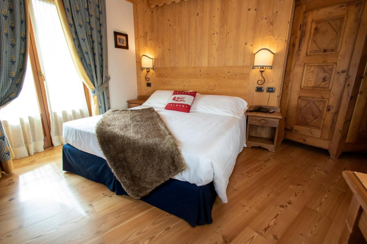 Laghetto Alpine Hotel & Restaurant 브루송 외부 사진