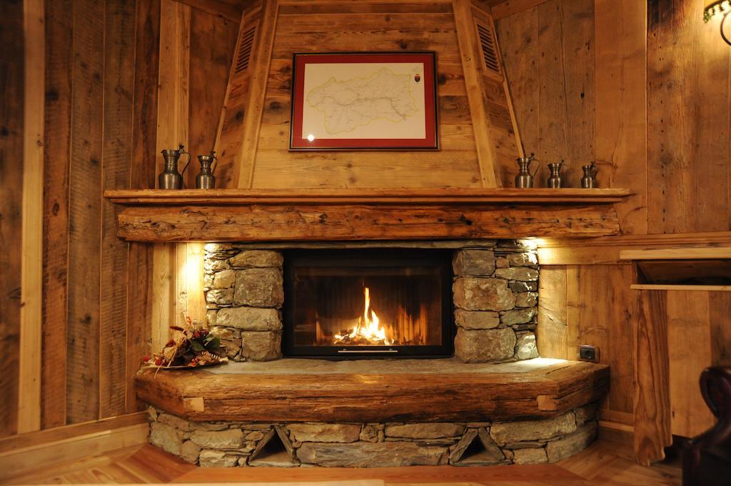 Laghetto Alpine Hotel & Restaurant 브루송 외부 사진