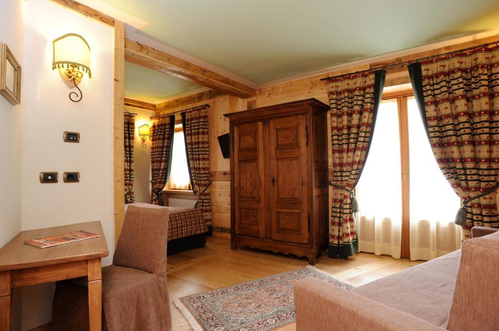 Laghetto Alpine Hotel & Restaurant 브루송 외부 사진