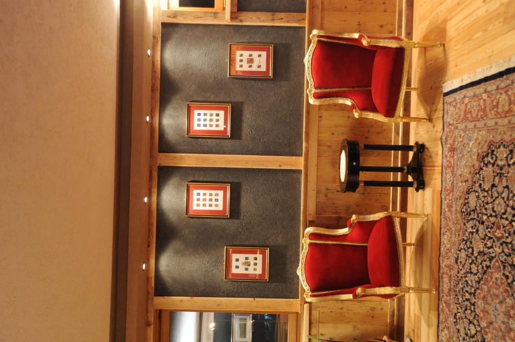 Laghetto Alpine Hotel & Restaurant 브루송 외부 사진