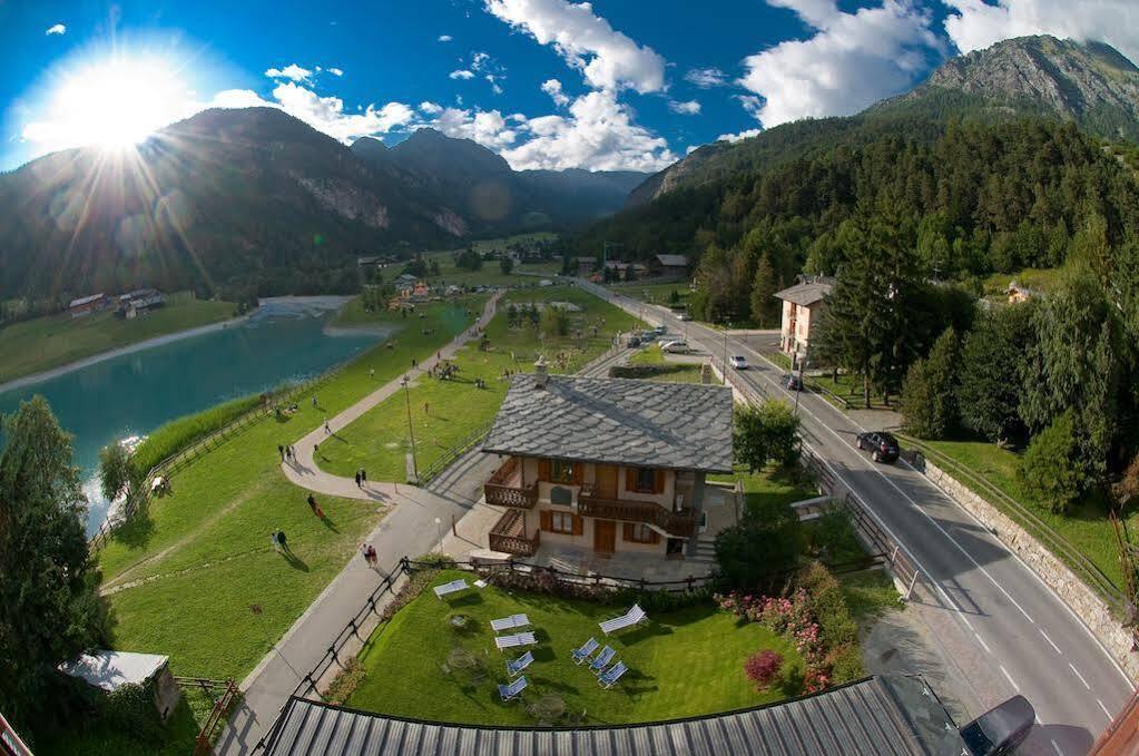 Laghetto Alpine Hotel & Restaurant 브루송 외부 사진